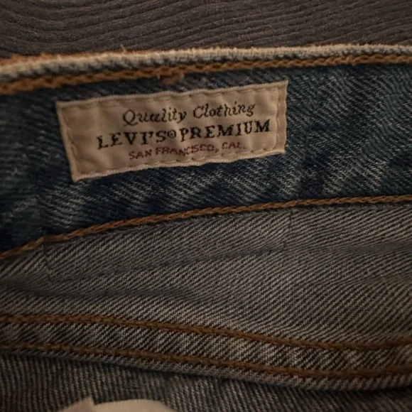 Levi's Premium Blue Denim - Picture 3 of 5